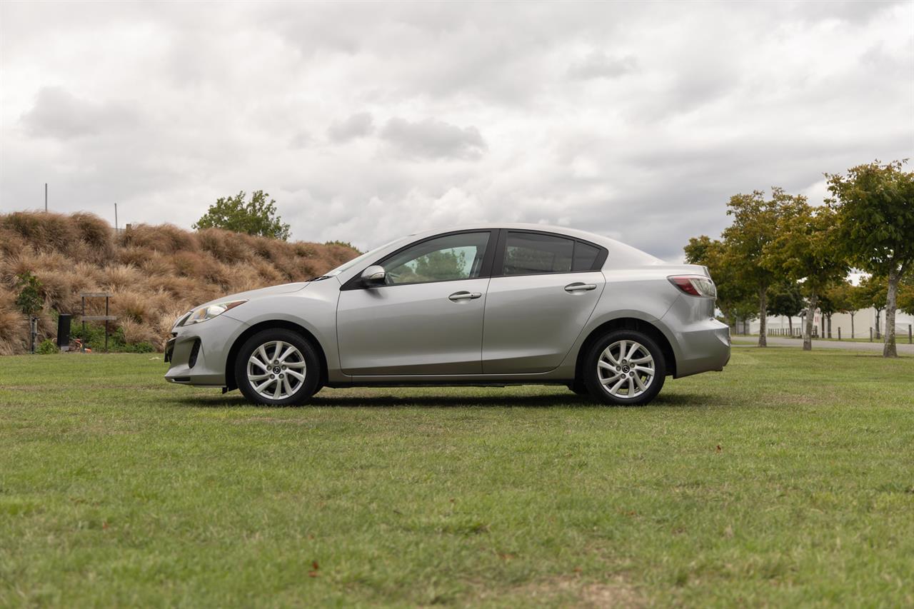 2012 Mazda Axela