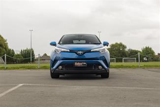 2017 Toyota C-HR - Thumbnail