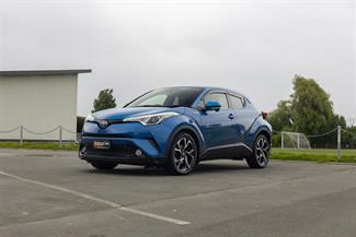 2017 Toyota C-HR - Thumbnail