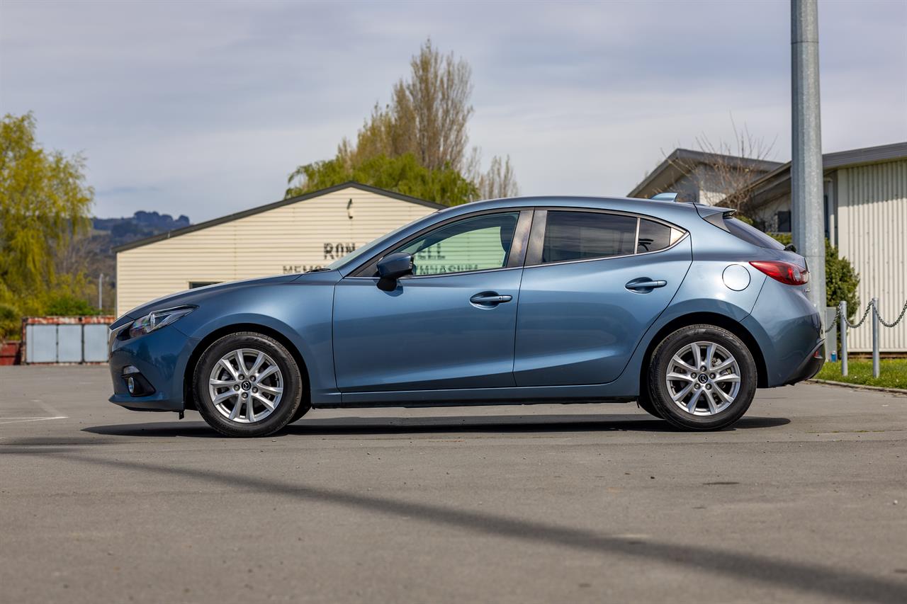 2013 Mazda Axela