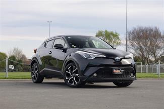 2017 Toyota C-HR - Thumbnail