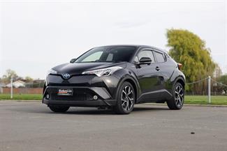 2017 Toyota C-HR - Thumbnail