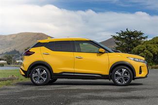 2021 Nissan Kicks - Thumbnail