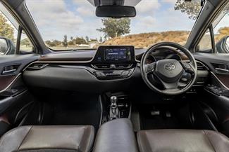 2018 Toyota C-HR - Thumbnail