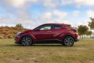 2018 Toyota C-HR - Thumbnail