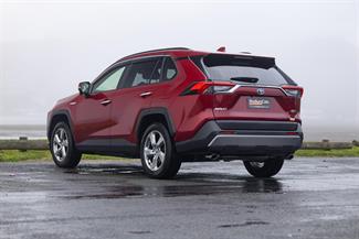 2019 Toyota RAV4 - Thumbnail