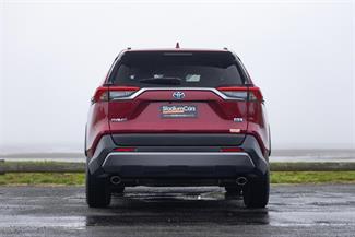 2019 Toyota RAV4 - Thumbnail