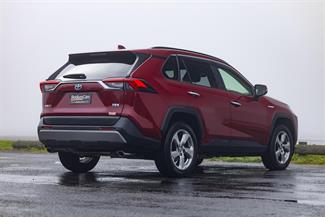 2019 Toyota RAV4 - Thumbnail