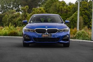 2019 BMW 320i - Thumbnail