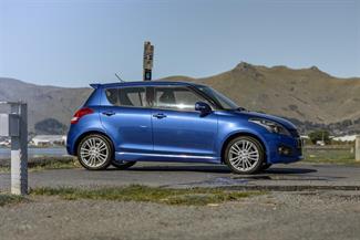 2014 Suzuki Swift - Thumbnail