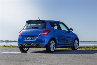 2014 Suzuki Swift - Thumbnail