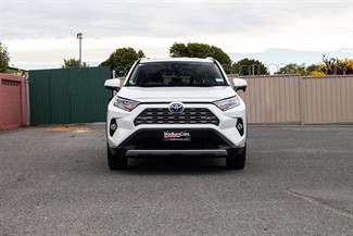 2019 Toyota RAV4 - Thumbnail