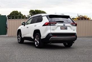 2019 Toyota RAV4 - Thumbnail