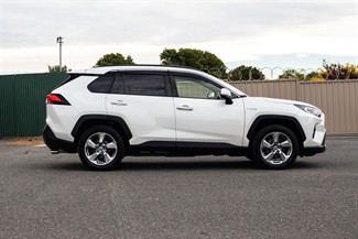 2019 Toyota RAV4 - Thumbnail