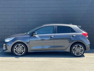 2019 Kia Rio - Thumbnail