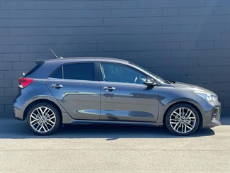 2019 Kia Rio - Thumbnail