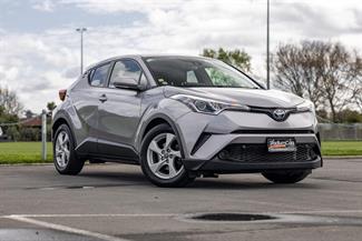 2017 Toyota C-HR - Thumbnail