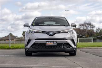 2017 Toyota C-HR - Thumbnail