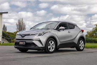 2017 Toyota C-HR - Thumbnail