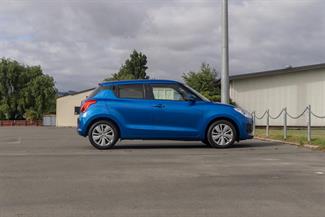 2017 Suzuki Swift - Thumbnail