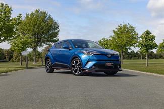 2017 Toyota C-HR - Thumbnail