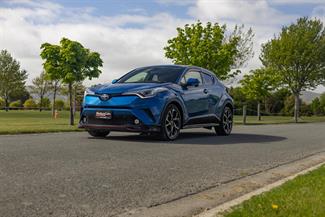 2017 Toyota C-HR - Thumbnail