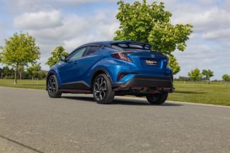 2017 Toyota C-HR - Thumbnail