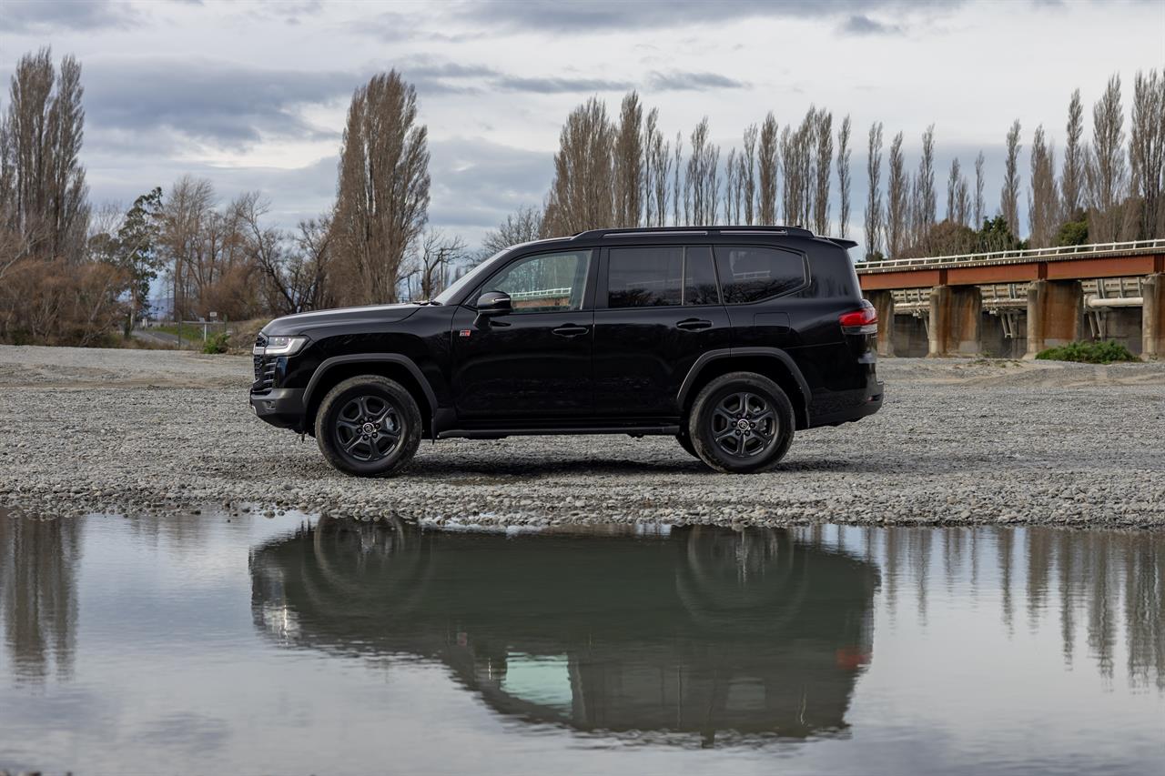 2023 Toyota Landcruiser