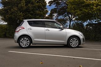 2015 Suzuki Swift - Thumbnail