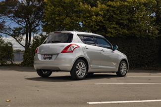 2015 Suzuki Swift - Thumbnail