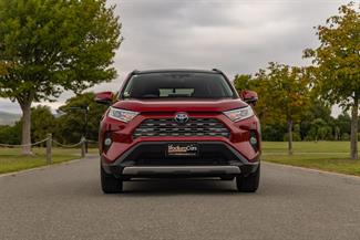 2020 Toyota RAV4 - Thumbnail