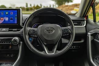 2020 Toyota RAV4 - Thumbnail