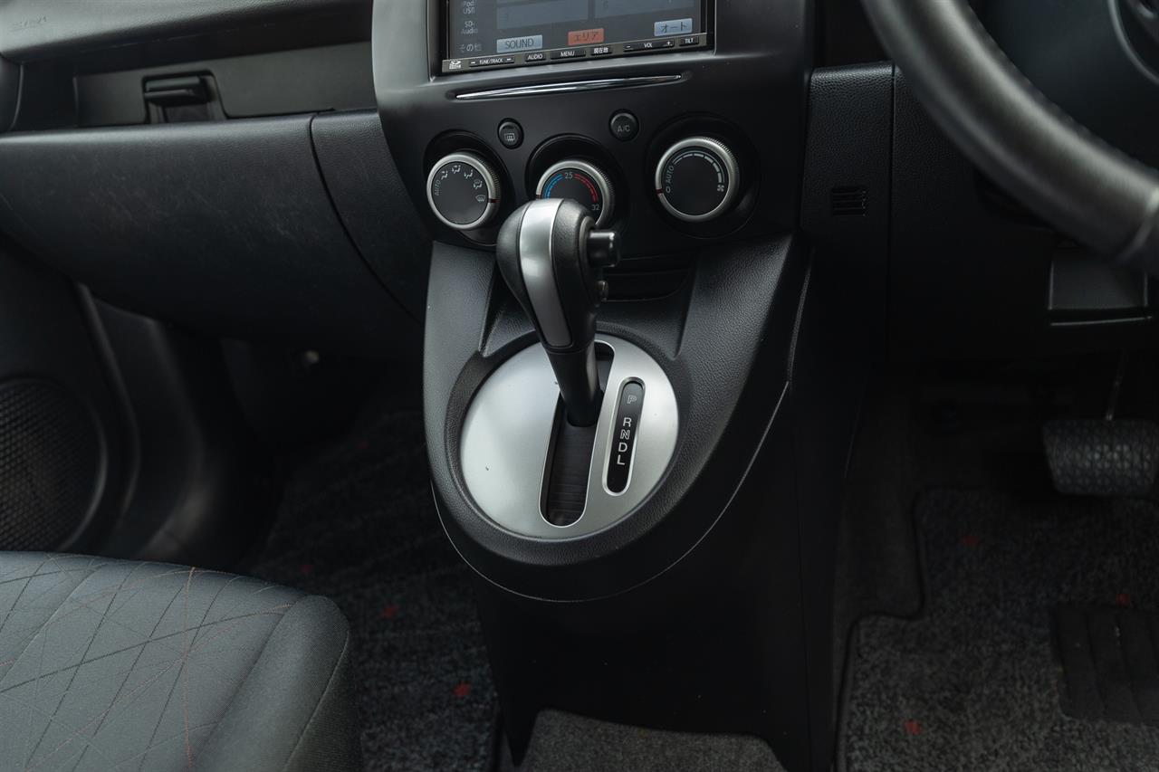 2013 Mazda Demio