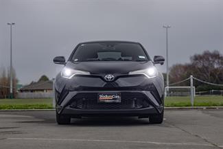 2018 Toyota C-HR - Thumbnail