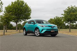 2017 Toyota C-HR - Thumbnail