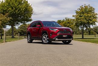 2019 Toyota RAV4 - Thumbnail