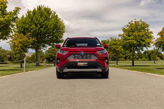 2019 Toyota RAV4 - Thumbnail