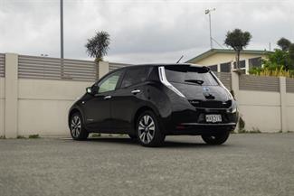 2018 Nissan Leaf - Thumbnail