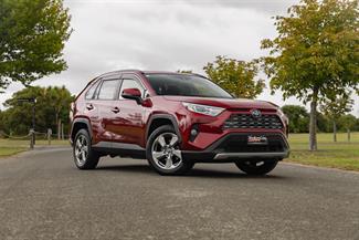 2019 Toyota RAV4 - Thumbnail