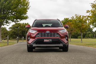 2019 Toyota RAV4 - Thumbnail