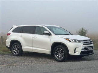 2017 Toyota Highlander - Thumbnail