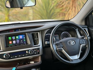 2017 Toyota Highlander - Thumbnail