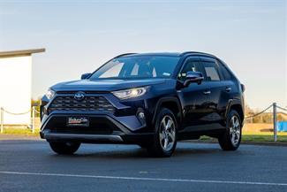 2019 Toyota RAV4 - Thumbnail