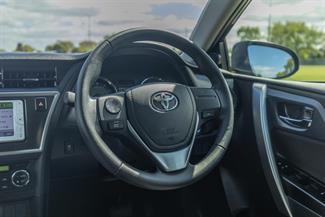 2014 Toyota Auris - Thumbnail