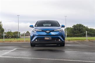 2017 Toyota C-HR - Thumbnail