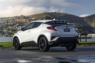 2018 Toyota C-HR - Thumbnail