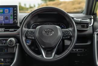 2021 Toyota RAV4 - Thumbnail