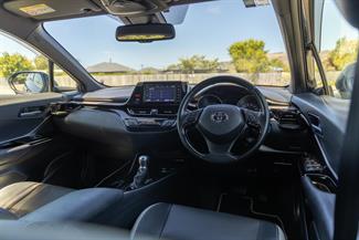 2018 Toyota C-HR - Thumbnail