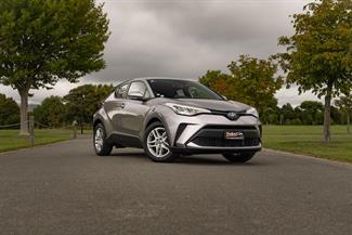 2020 Toyota C-HR - Thumbnail