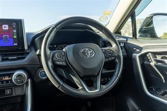 2019 Toyota RAV4 - Thumbnail